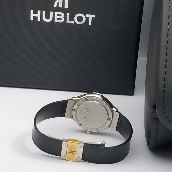 HUBLOT MDM 18K YELLOW GOLD 28 MM BLACK DIAL QUARTZ WATCH - Picture 8 of 16